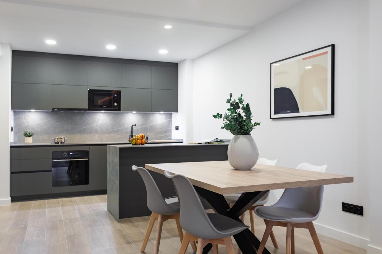 Apartsnoubcn Equador Les Corts Barcelona Exterior foto
